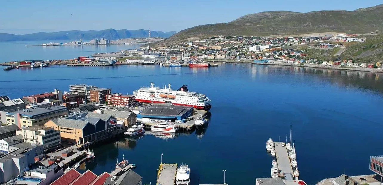 Hammerfest by sett fra Turidstua, Foto av Reinhard Gerwin